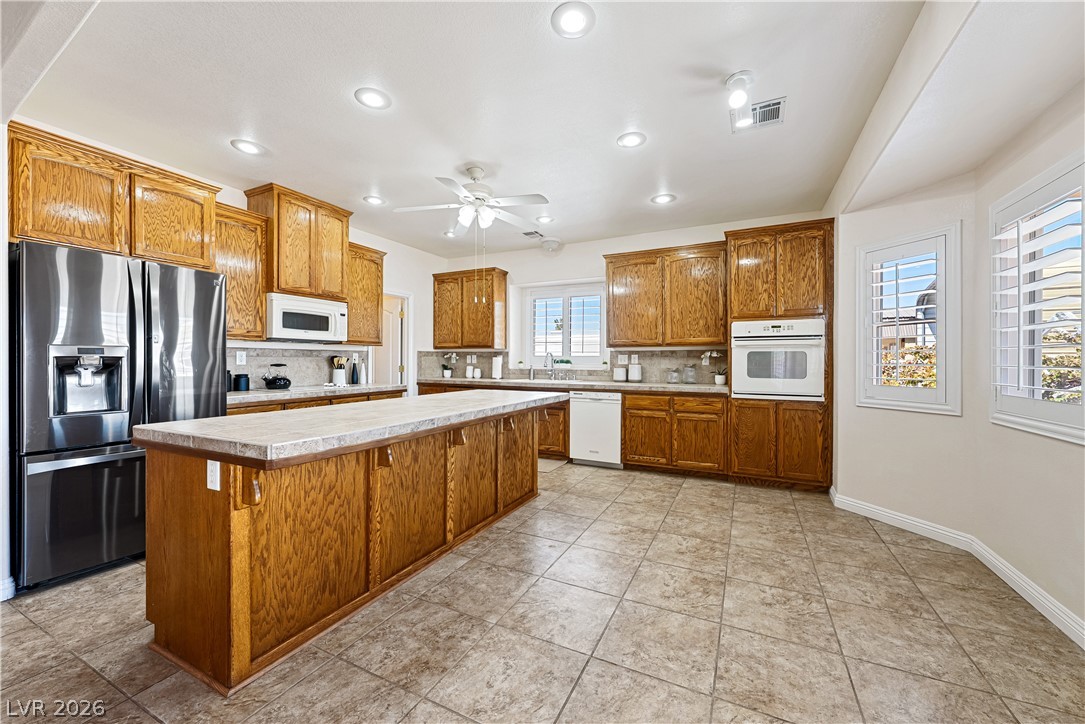 2201 Valentine Avenue Property Photo 13