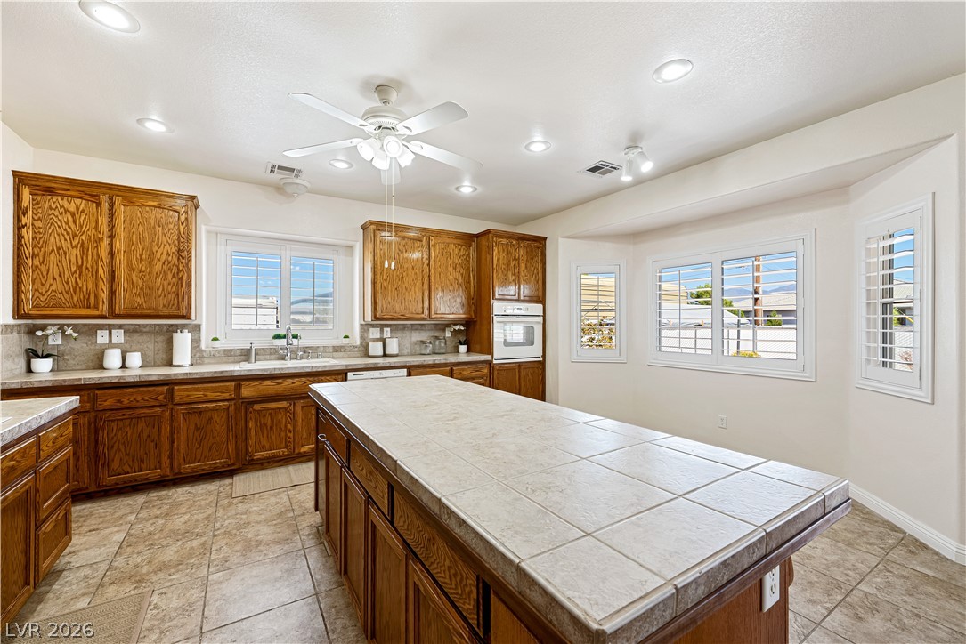 2201 Valentine Avenue Property Photo 14