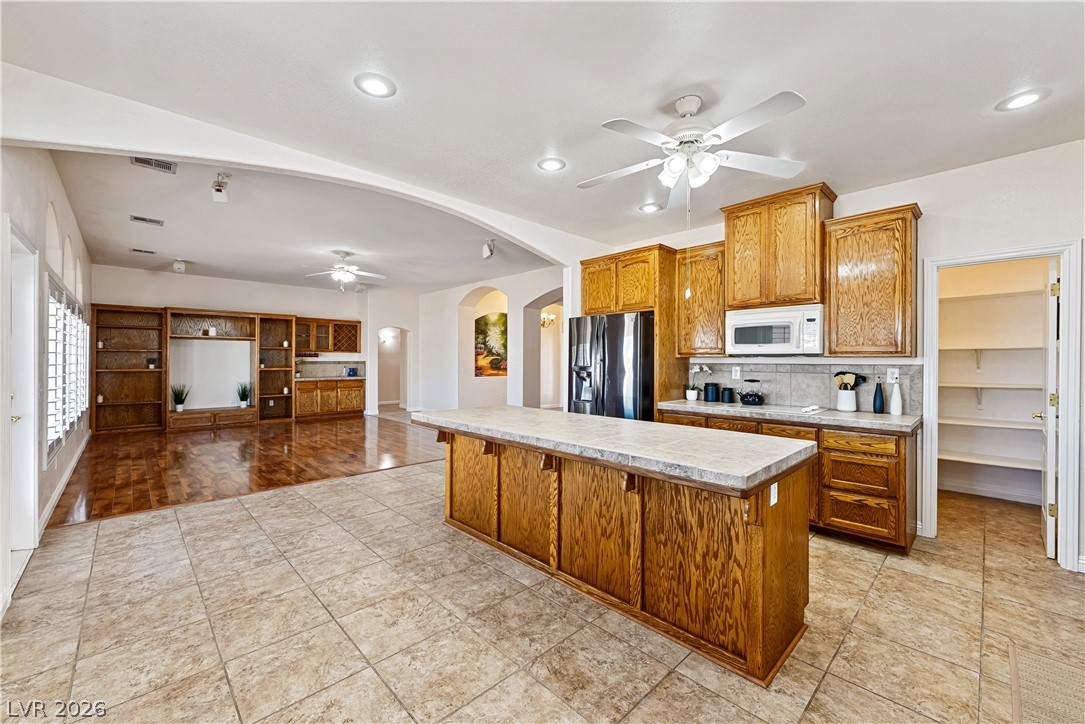 2201 Valentine Avenue Property Photo 15