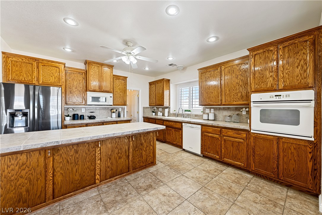 2201 Valentine Avenue Property Photo 16