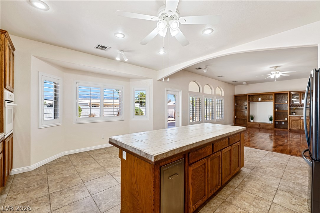 2201 Valentine Avenue Property Photo 18