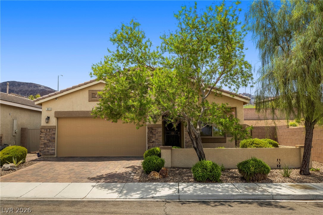 853 Maybole Avenue Property Photo 4