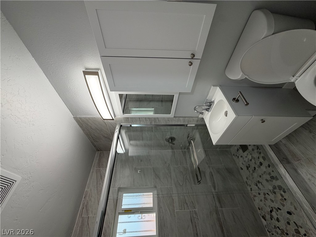 2111 Stewart Avenue A Property Photo 15