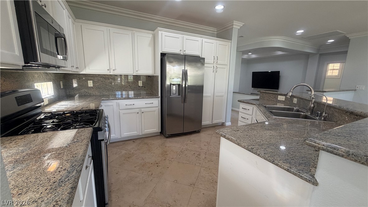 10385 Brillare Avenue Property Photo 9