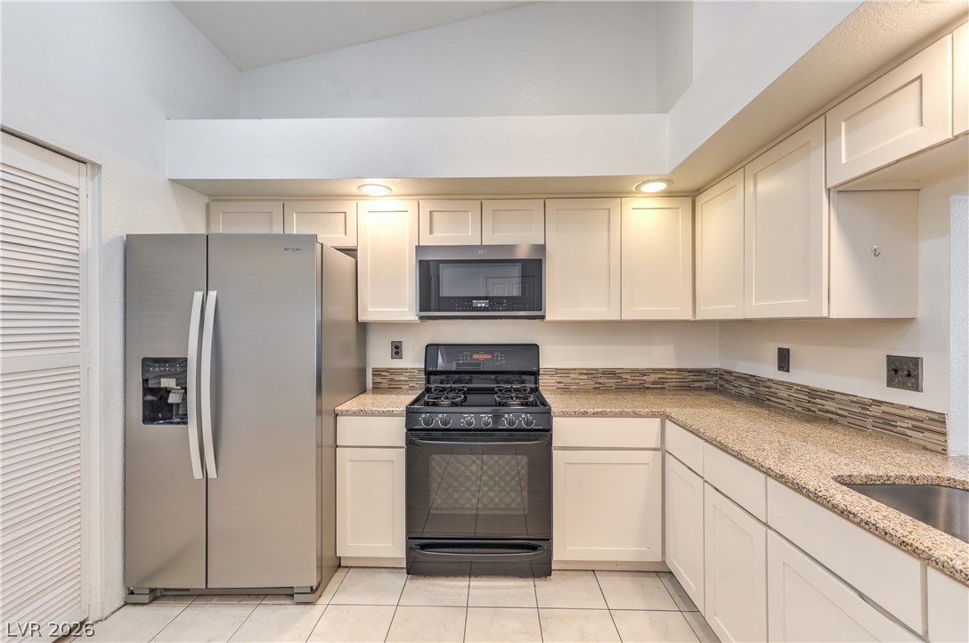 5736 Colwood Lane Property Photo 7