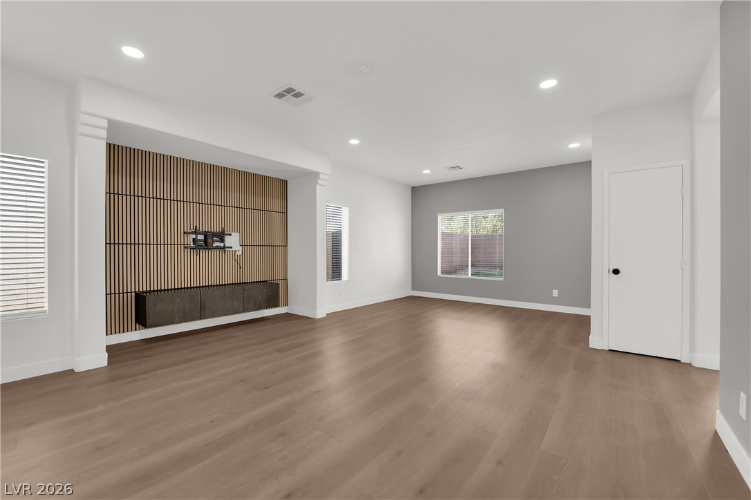 8821 Winter Sky Avenue Property Photo 4