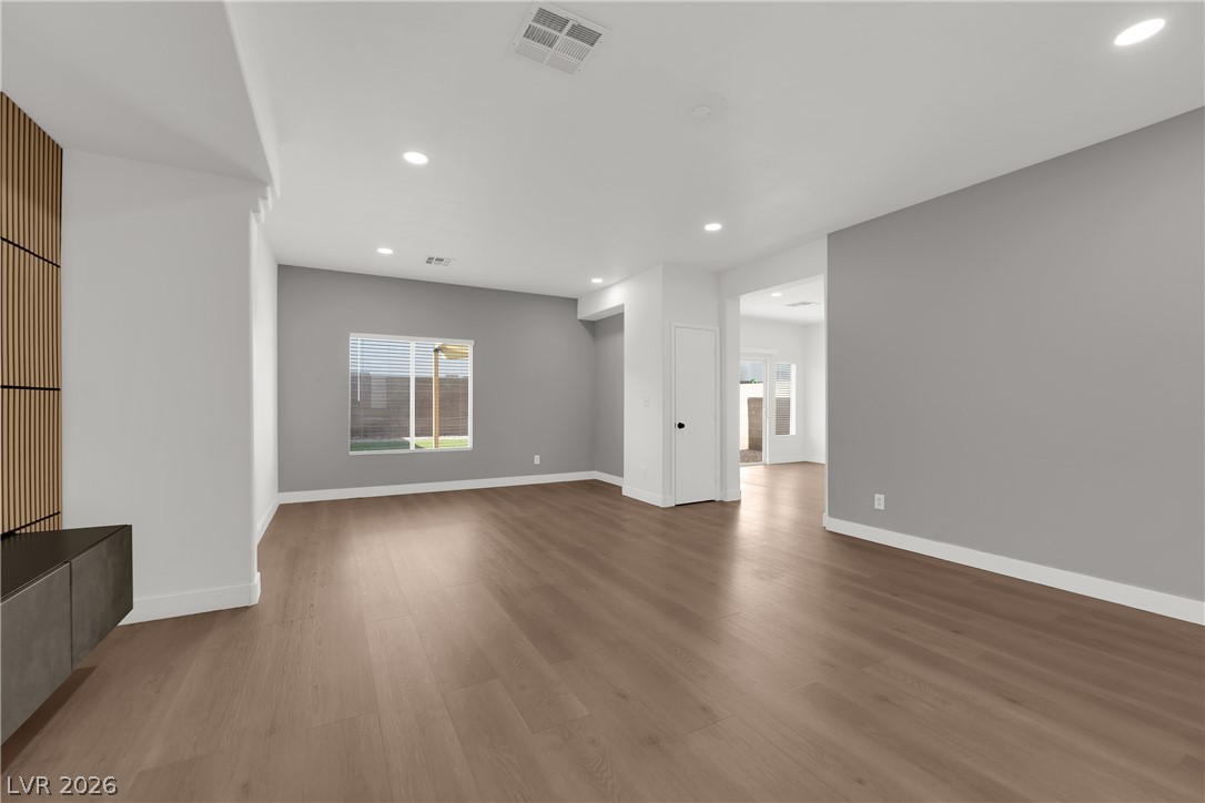 8821 Winter Sky Avenue Property Photo 5