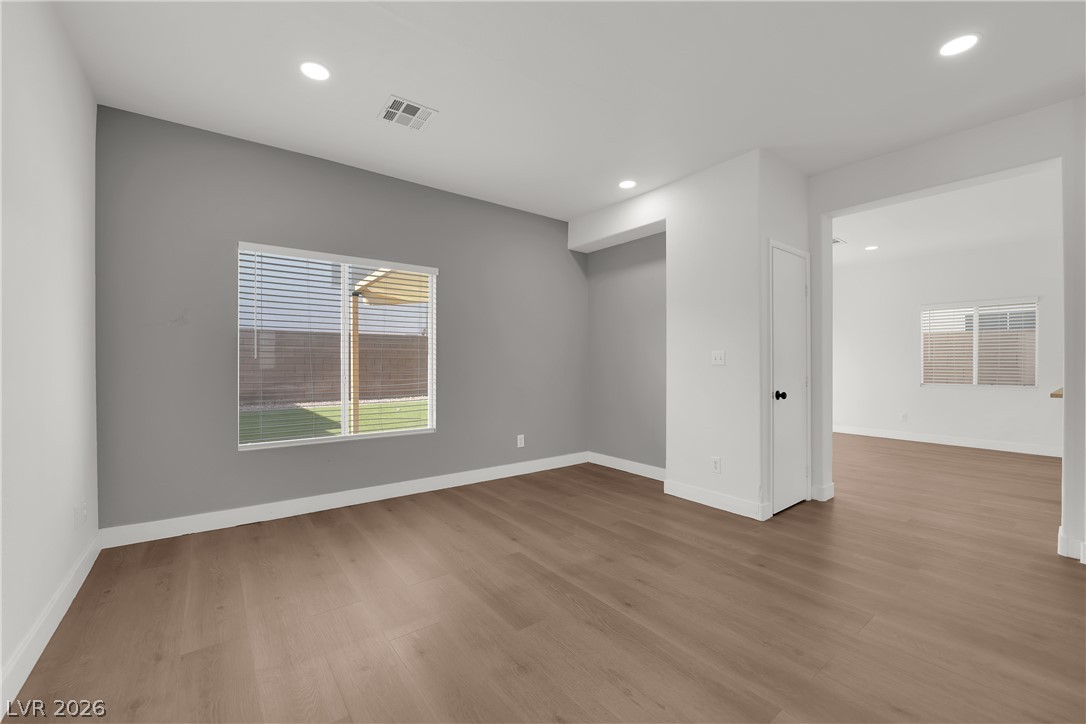 8821 Winter Sky Avenue Property Photo 8