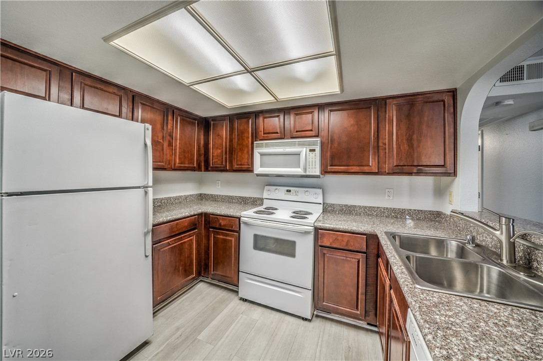 3411 Sunfish Drive B Property Photo 10