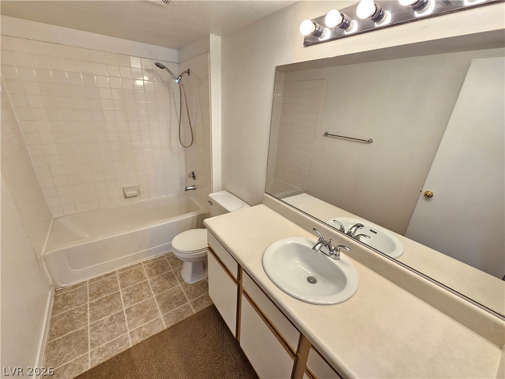 2300 Silverado Ranch Boulevard 2081 Property Photo 11