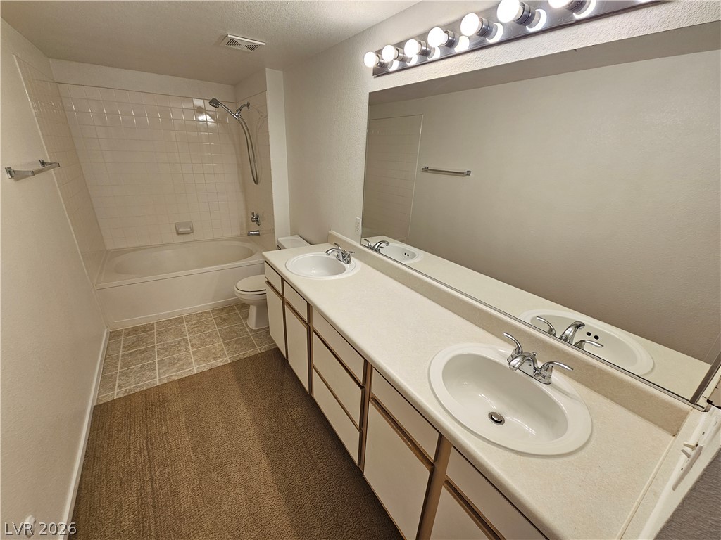 2300 Silverado Ranch Boulevard 2081 Property Photo 16
