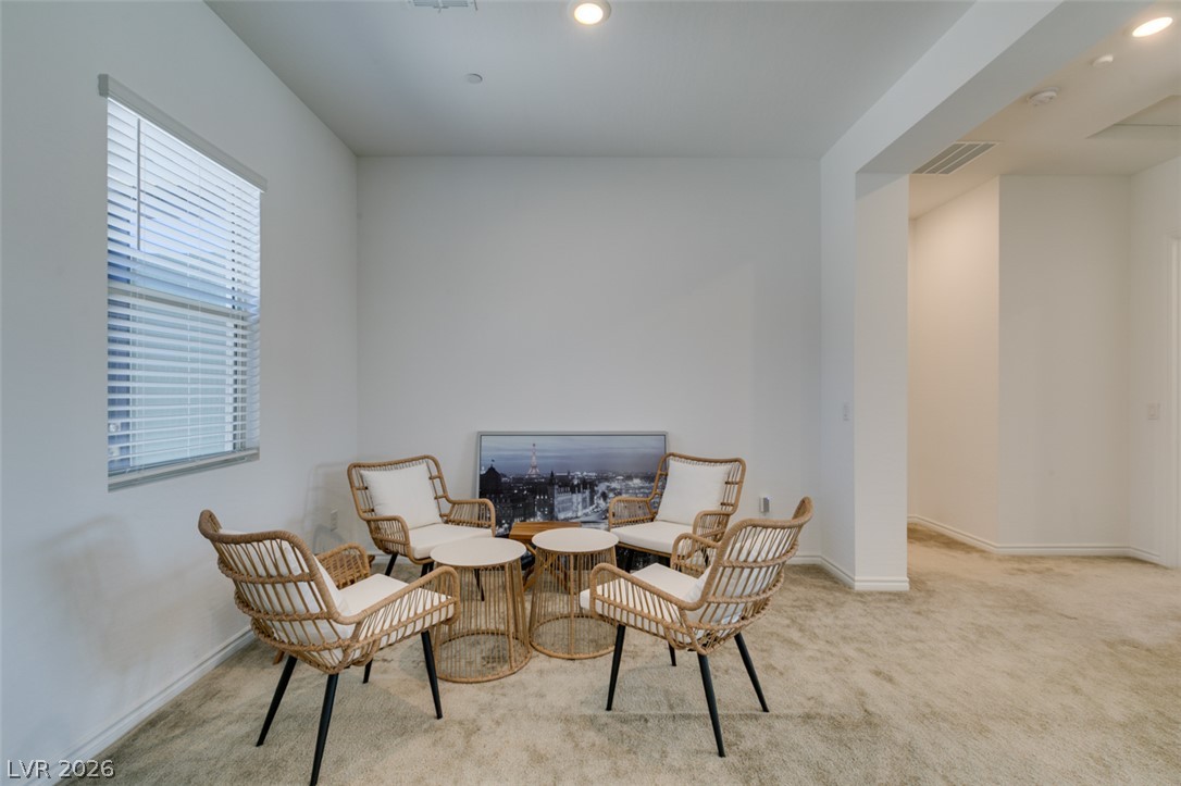 988 Edinburgh Fields Court Property Photo 9