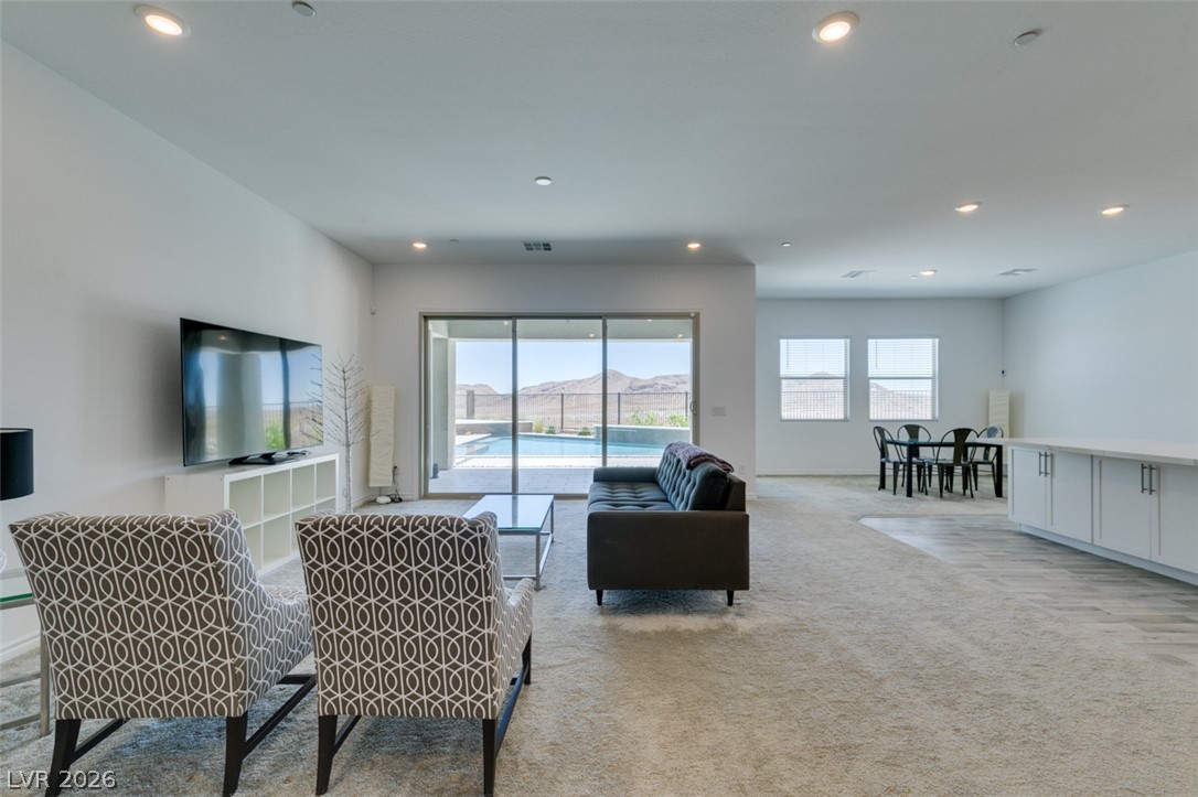 988 Edinburgh Fields Court Property Photo 16