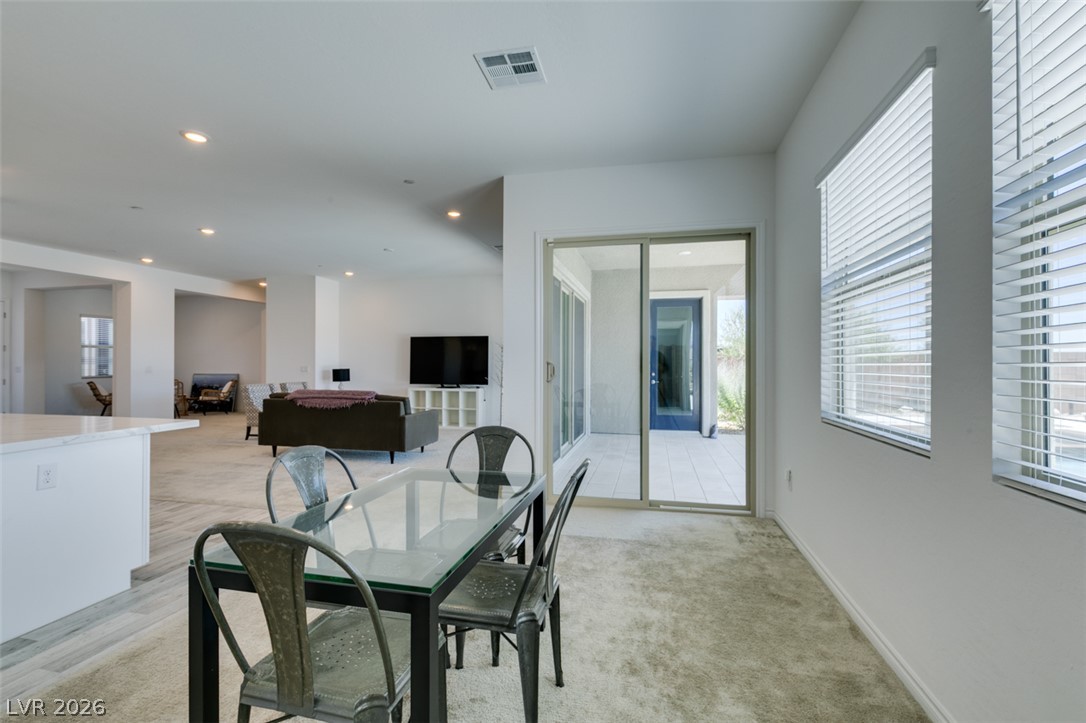 988 Edinburgh Fields Court Property Photo 28