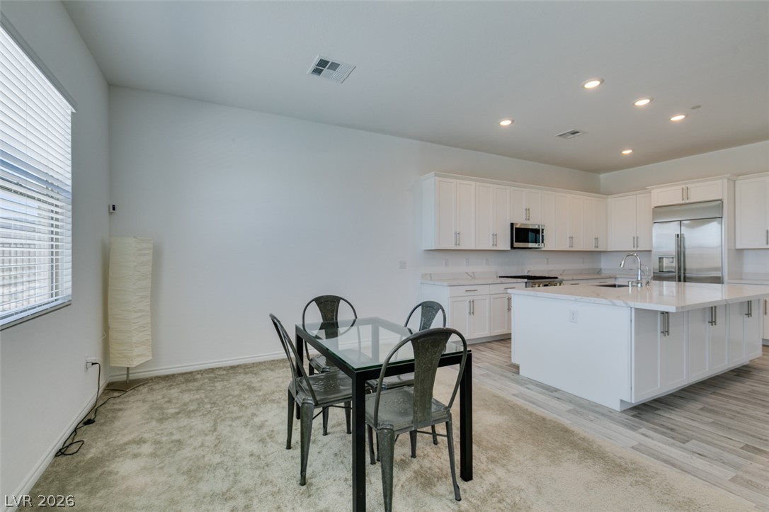 988 Edinburgh Fields Court Property Photo 31