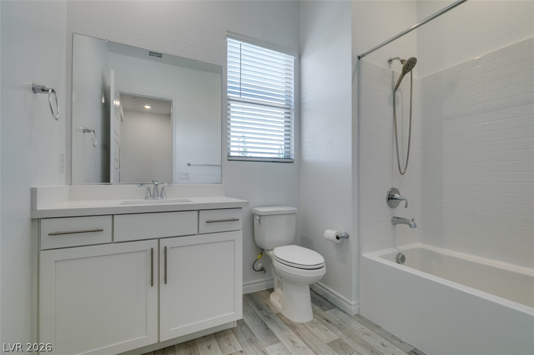 988 Edinburgh Fields Court Property Photo 40