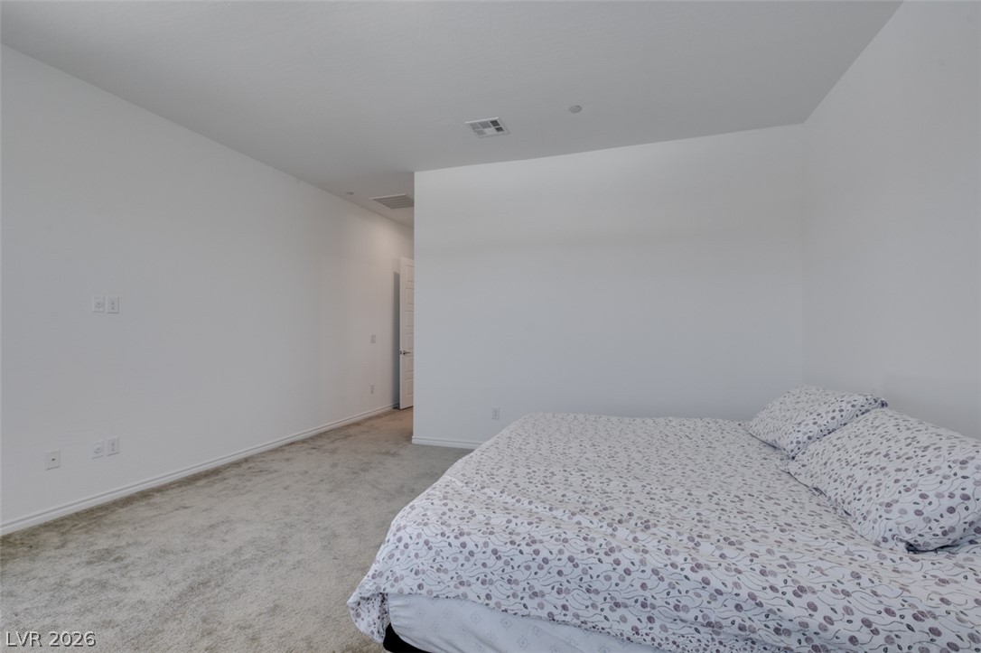 988 Edinburgh Fields Court Property Photo 44