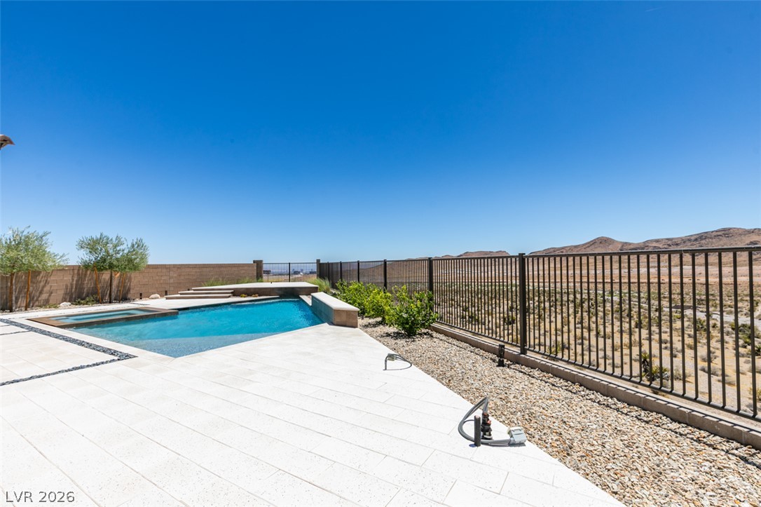 988 Edinburgh Fields Court Property Photo 64