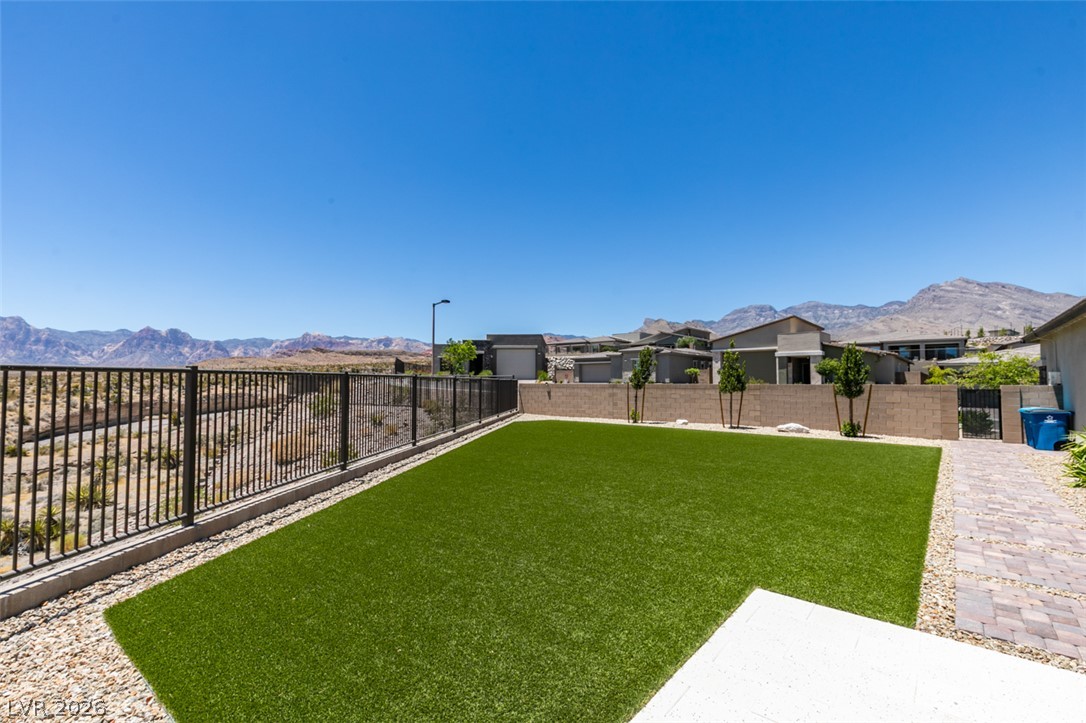 988 Edinburgh Fields Court Property Photo 65