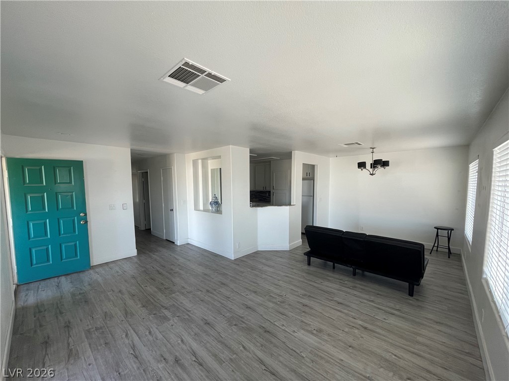 1521 Linnbaker Lane 203 Property Photo 1