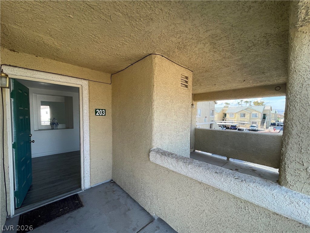 1521 Linnbaker Lane 203 Property Photo 3