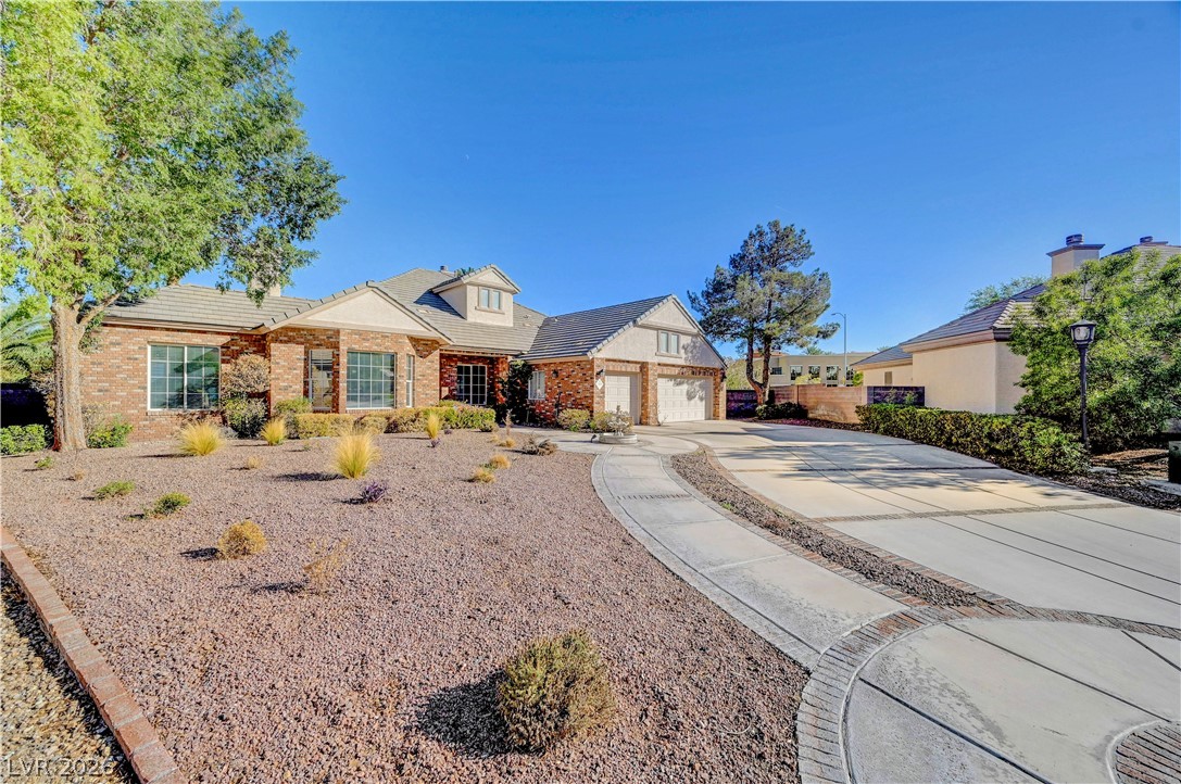 2308 Trident Maple Street Property Photo 4