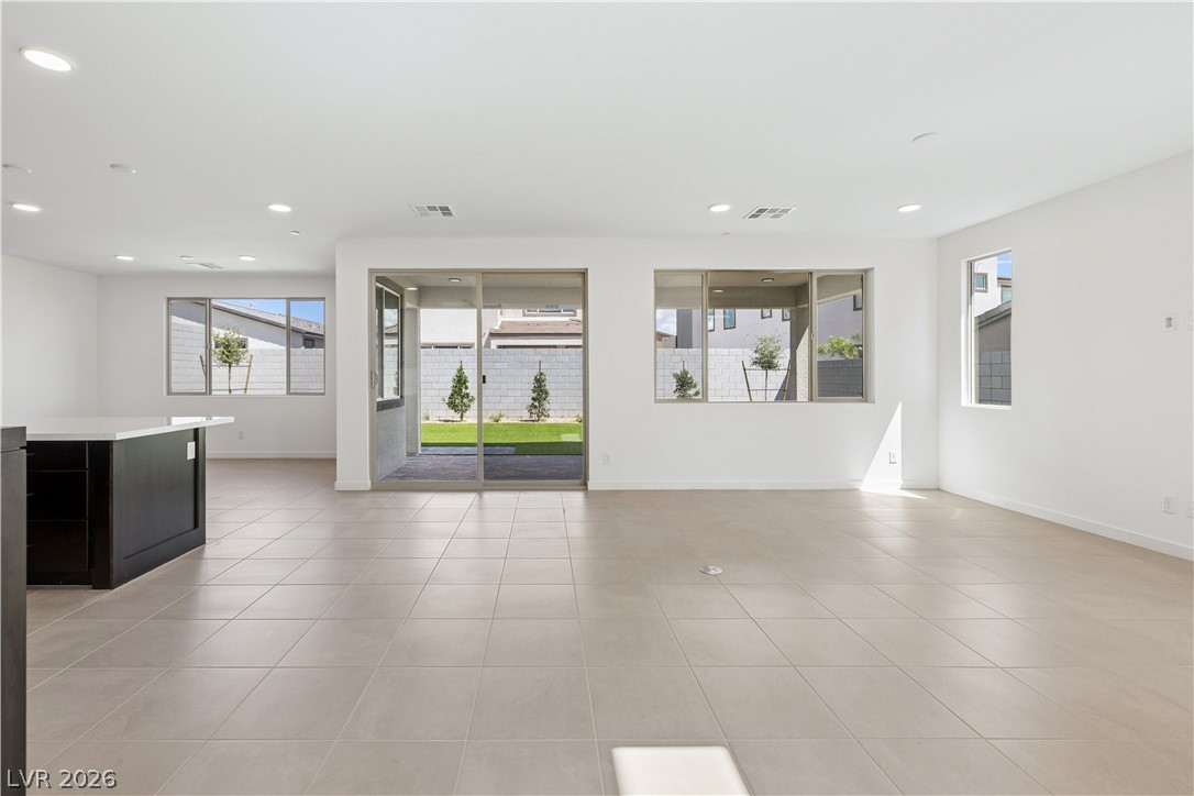 10432 Radley Avenue Property Photo 4
