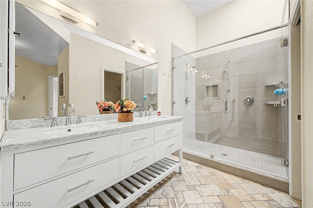 7159 Mission Hills Drive Property Photo 4