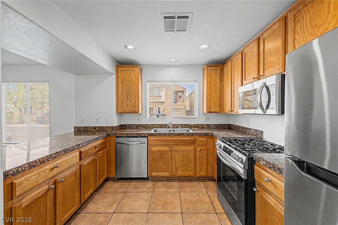6921 Graceful Cloud Avenue Property Photo 6