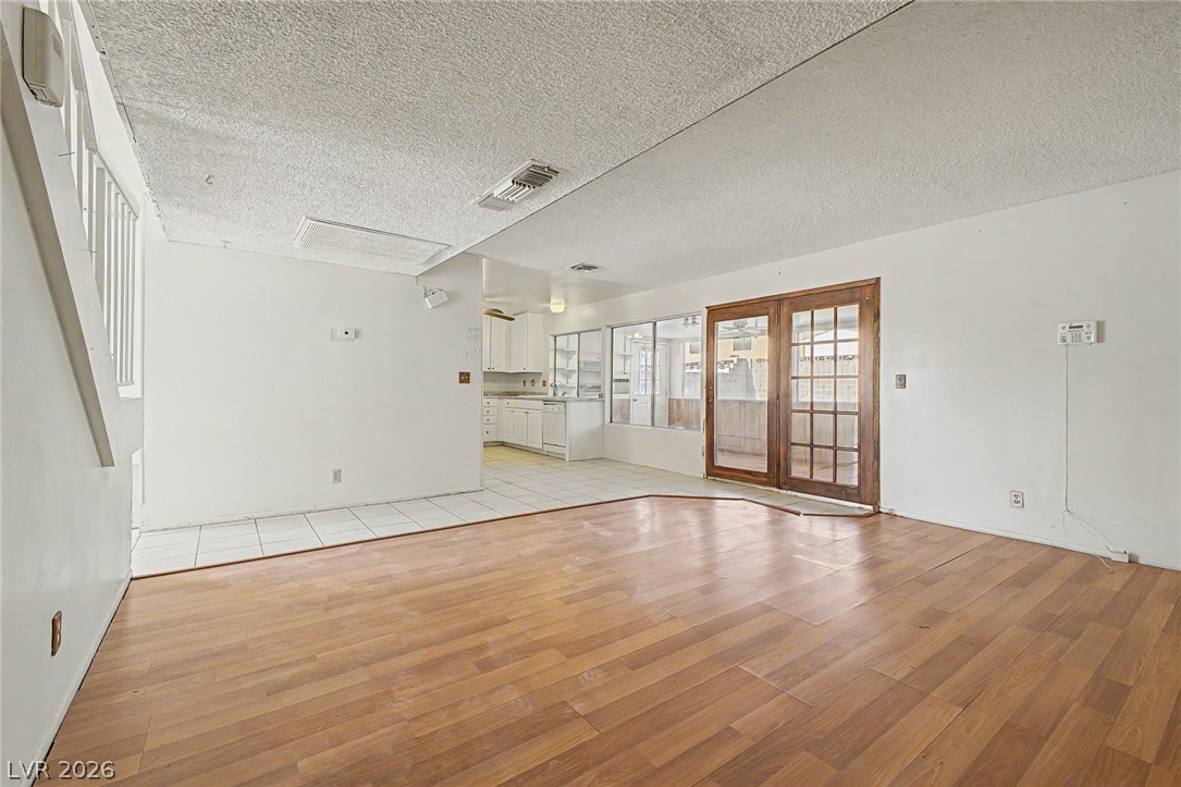 4725 Lake Place Property Photo 9