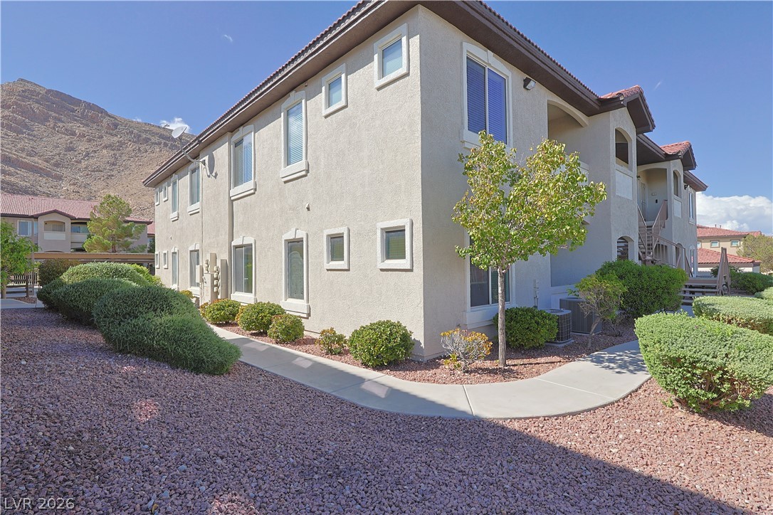 3504 Desert Cliff Street 202 Property Photo 2