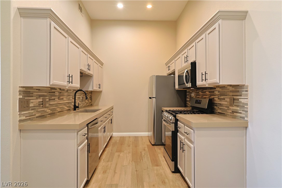 3504 Desert Cliff Street 202 Property Photo 9