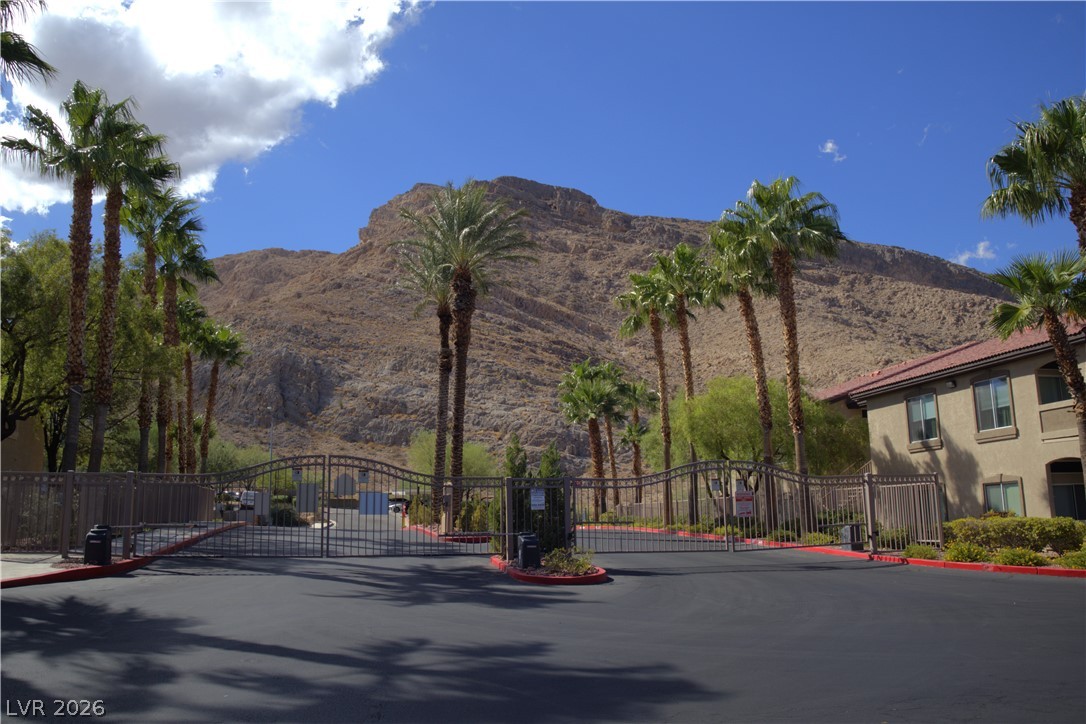 3504 Desert Cliff Street 202 Property Photo 27