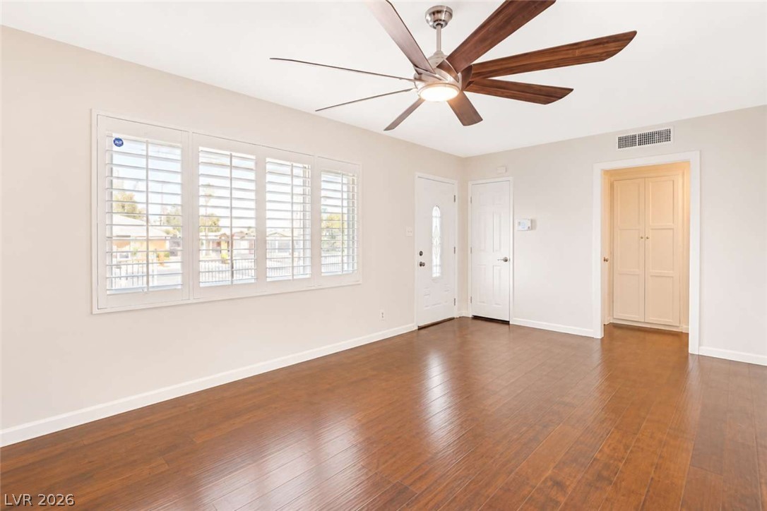 1932 Hassett Avenue Property Photo 2
