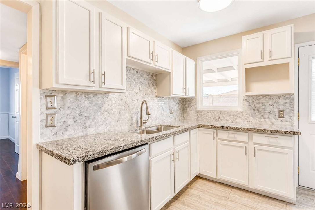 1932 Hassett Avenue Property Photo 4