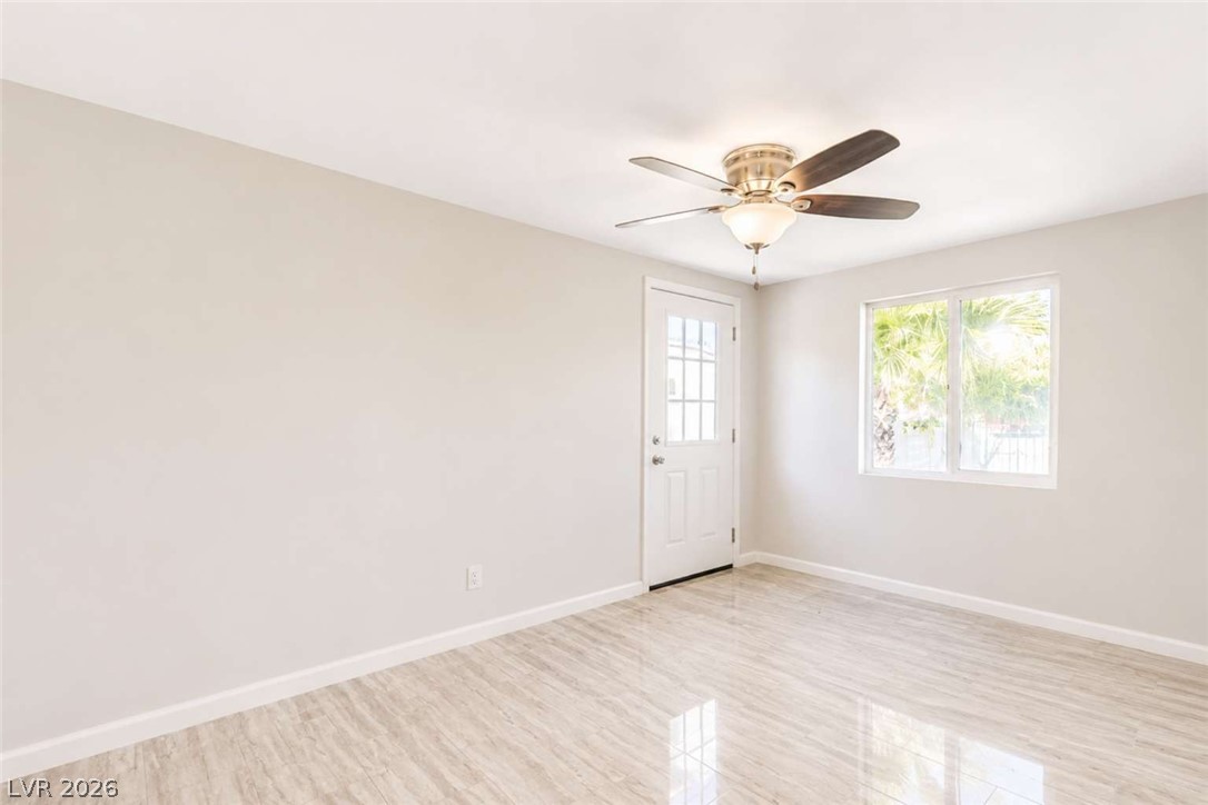 1932 Hassett Avenue Property Photo 12