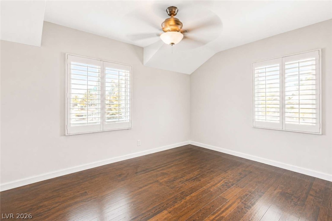 1932 Hassett Avenue Property Photo 14