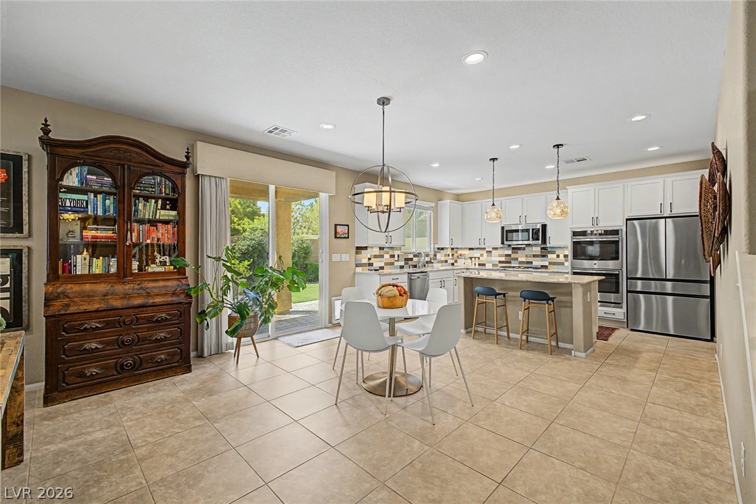 3939 Catlyn Woods Avenue Property Photo 8