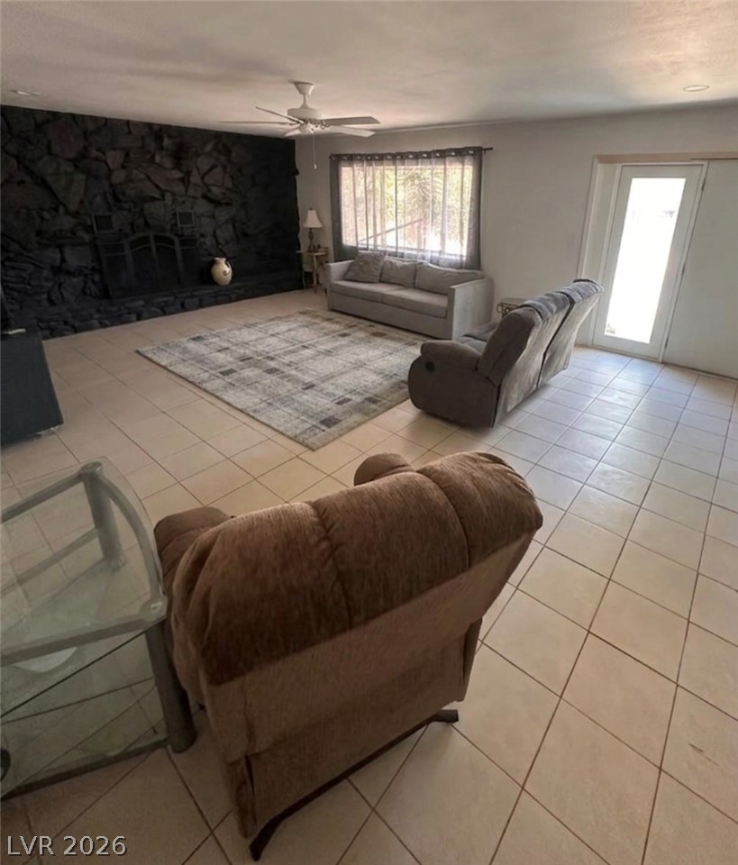 5181 North Tioga Way Property Photo 6
