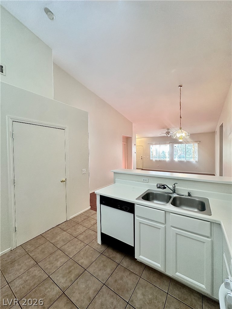 2053 Turquoise Ridge Street 202 Property Photo 3