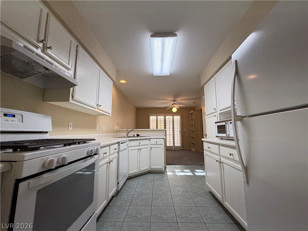 2836 Lone Cliff Drive Property Photo 5