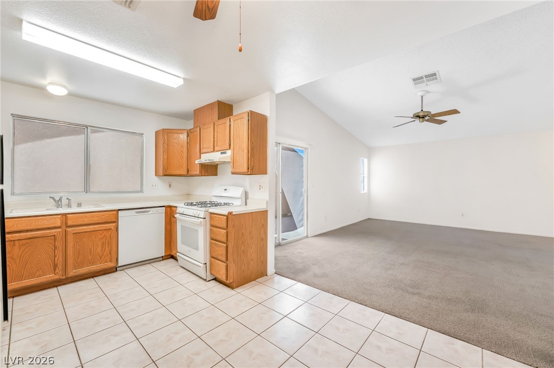 4656 Bumblebee Circle Property Photo 6