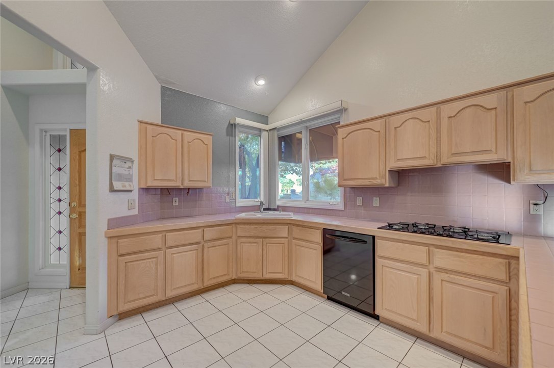 8236 Round Hills Circle Property Photo 6