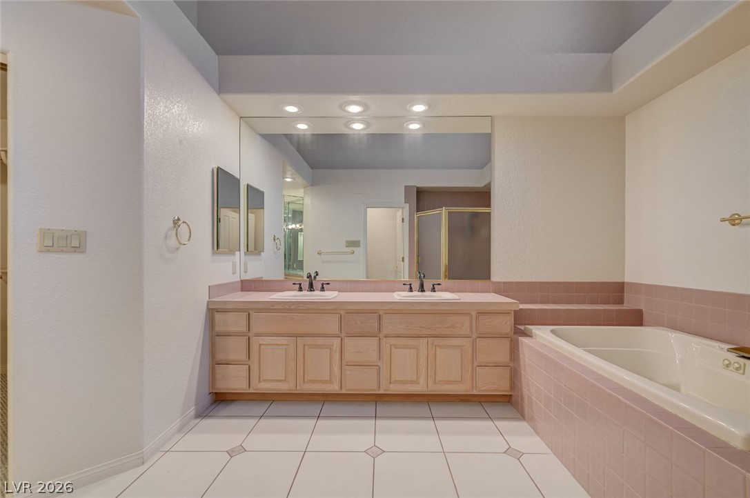 8236 Round Hills Circle Property Photo 17