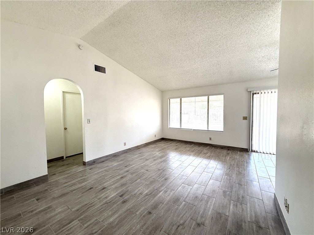 5625 Ballinger Drive Property Photo 4