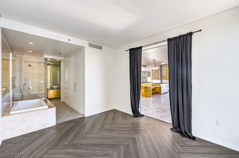 3726 Las Vegas Boulevard 811 Property Photo 6
