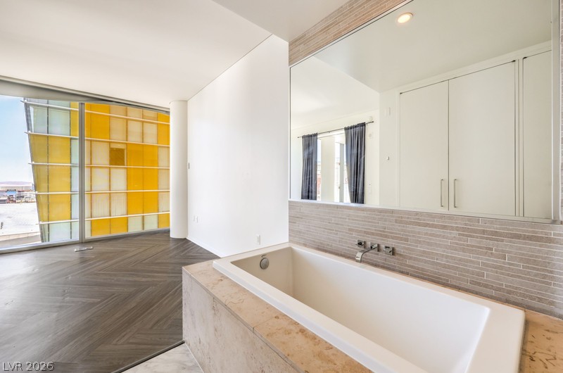 3726 Las Vegas Boulevard 811 Property Photo 10