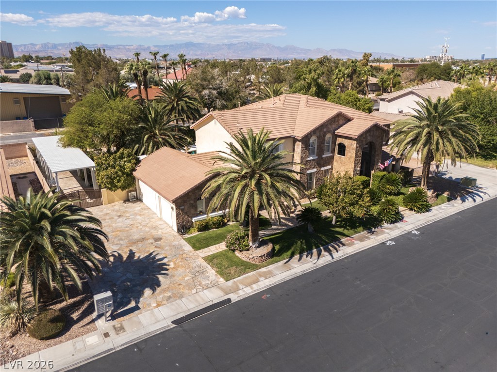 8251 Windsor Crest Court Property Photo 10