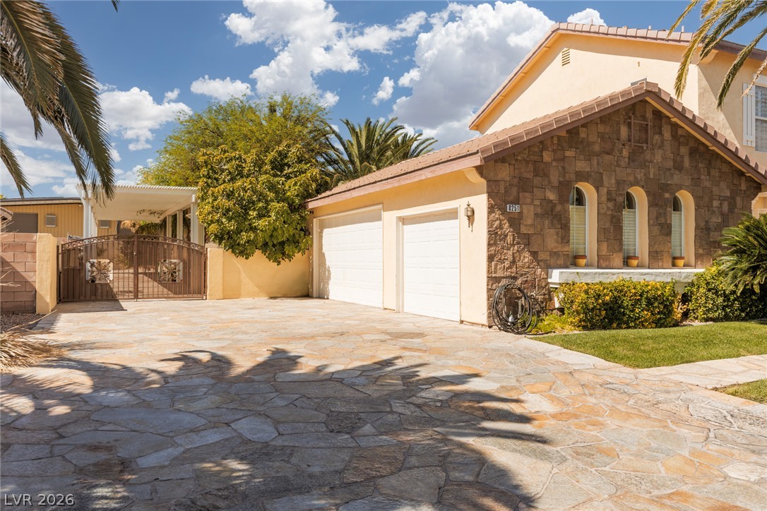 8251 Windsor Crest Court Property Photo 11