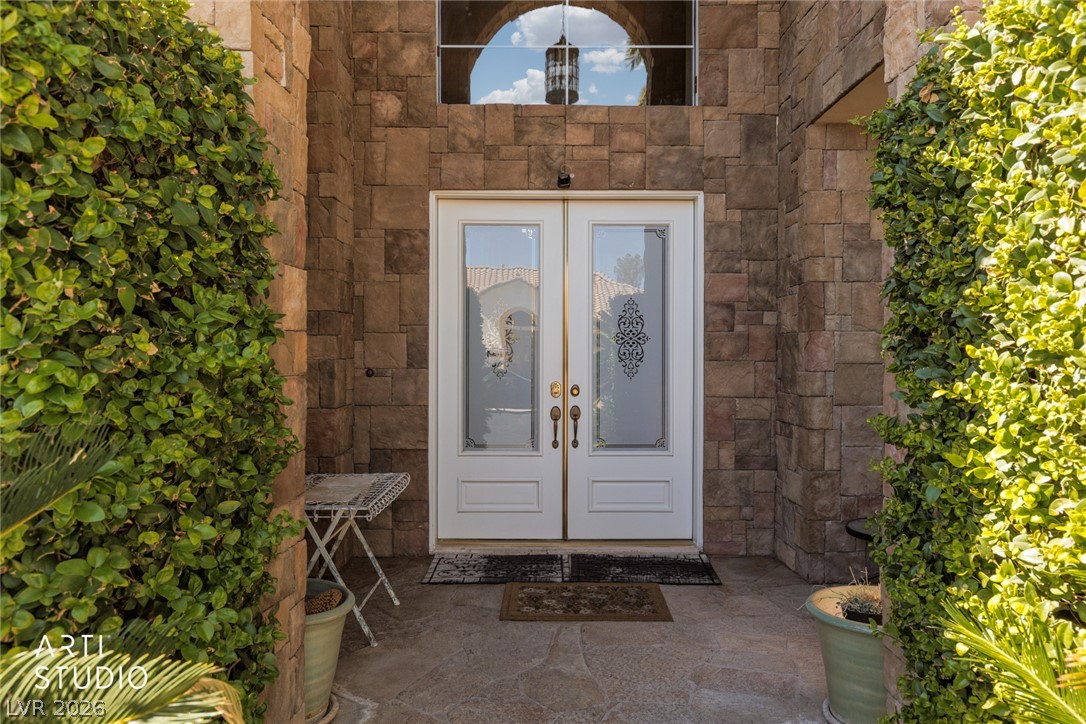 8251 Windsor Crest Court Property Photo 14